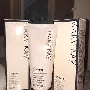 Age fighting moisturizer by MaryKay